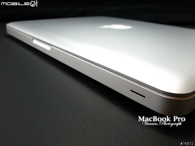 2011. MacBook Pro 13" 極速光速團入手＋高畫質開箱＋簡易心得