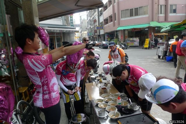 [分享]吃喝玩樂拜客到底●2011大甲媽祖萬人崇BIKE~讚啦!