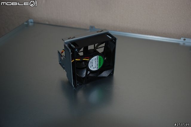 開心的Synology RS2211+ 和 RX1211 簡單開箱照