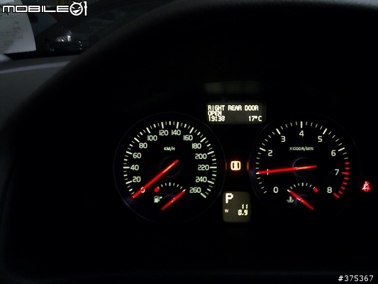 12月訂的VOLVO S40 2.0到囉~剛剛先去看車