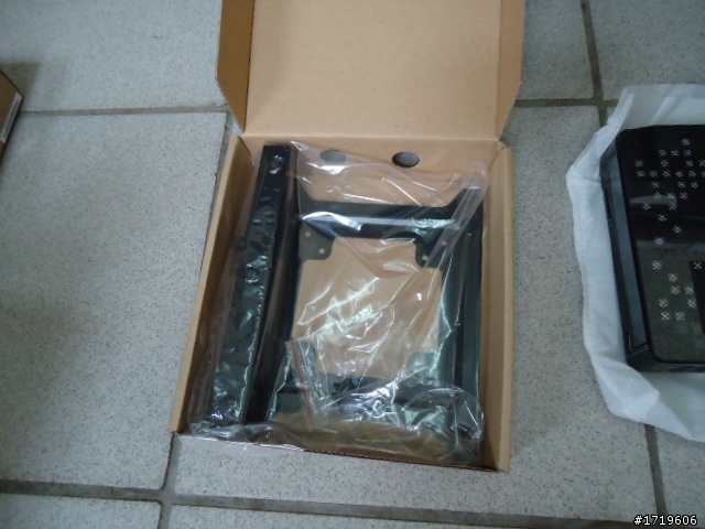 [新手的不專業開箱] Shuttle XS35 LCD背掛 迷你電腦 入門文書機