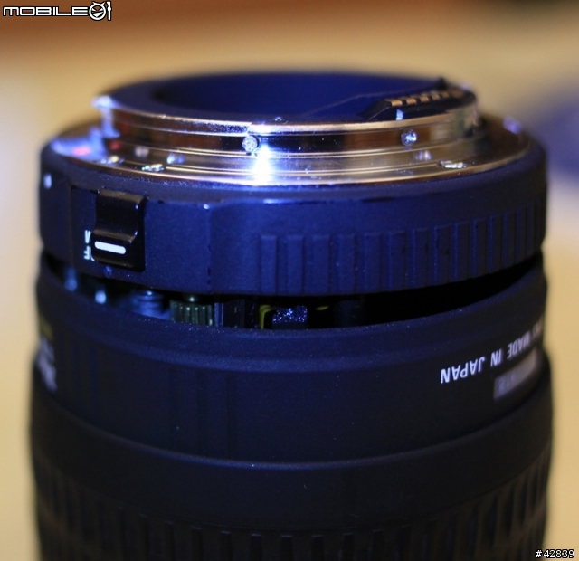 [取暖文]有人的Sigma 24mm/F1.8在推拉變換MF/AF時推斷鏡身嗎?