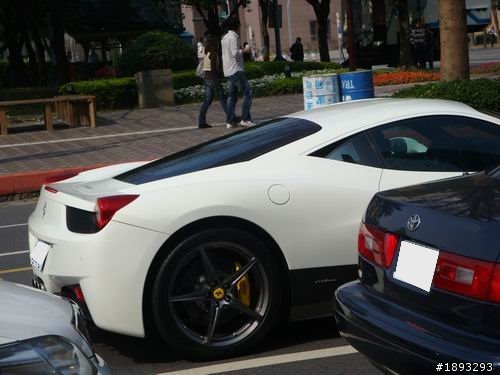 馬中赤兔-雪白Ferrari 458 Italia