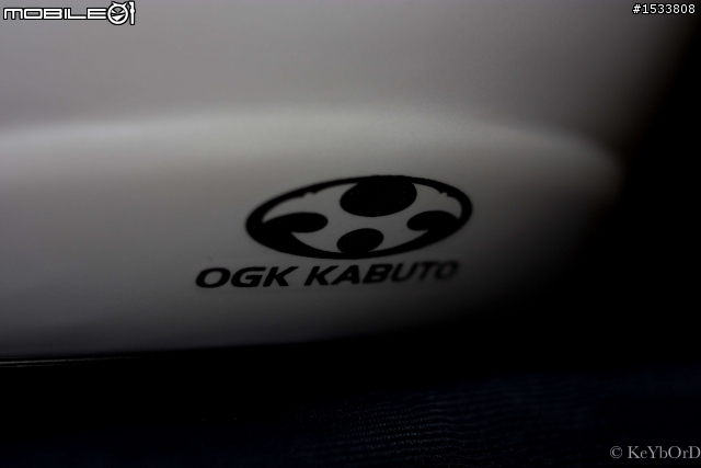 [開箱] OGK avand (Pearl White)