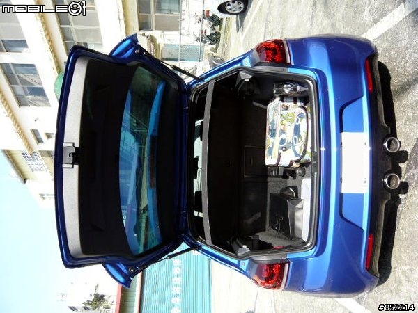 GOLF R 簡易開箱文~~(圖多!請耐心等候)