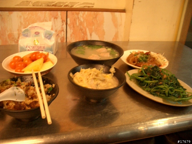 新竹人情味五顆星的私房小吃—東門市場內的愛國屋小吃店