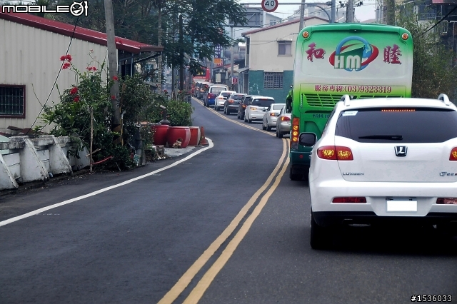 車聚報導還沒完嗎？載著滿滿車聚的快樂到鹿谷鄉內湖國小，繼續快樂行程。
