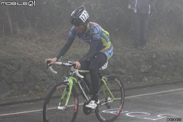 2011 環台賽 最終站...  霧茫茫 小油坑 400M 前 終點前!  台灣選手 加油