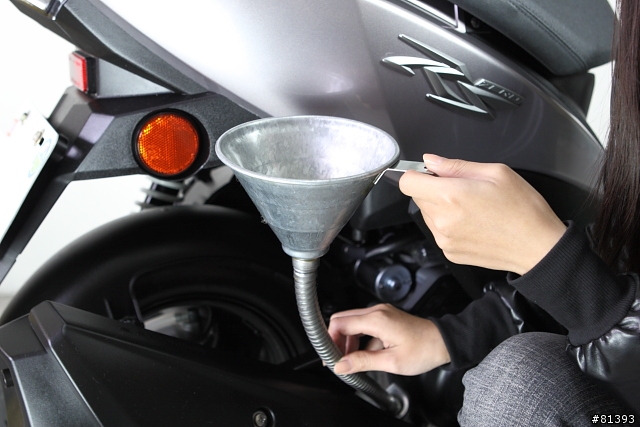 Yamaha RS Zero - 妹妹教你做全套機車基本DIY保養!! 零感體驗Part3
