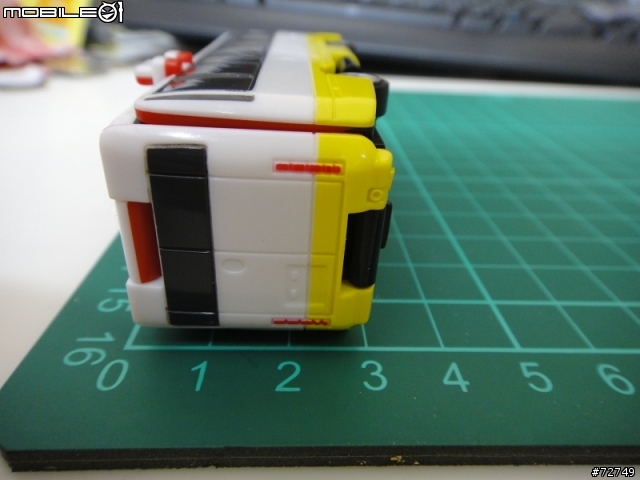 [開箱] 一台汽車 兩倍樂趣- VOOV極速變身車 (04.10新車介紹連結）