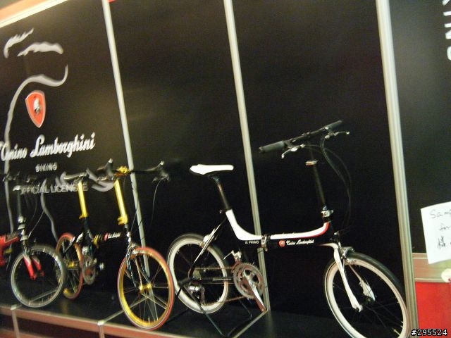 [情報] 很遲來的2011車展小輪車專門