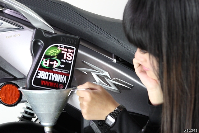 Yamaha RS Zero - 妹妹教你做全套機車基本DIY保養!! 零感體驗Part3