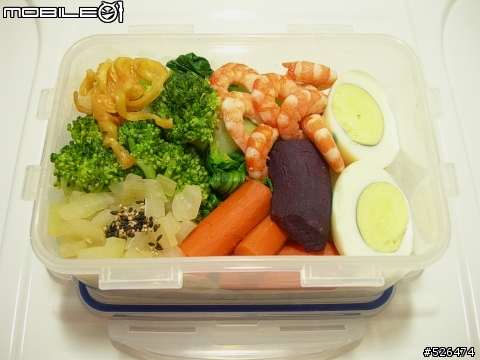 剛煮完早餐哩～～等老公起床吃早餐唷（3月23日便當)