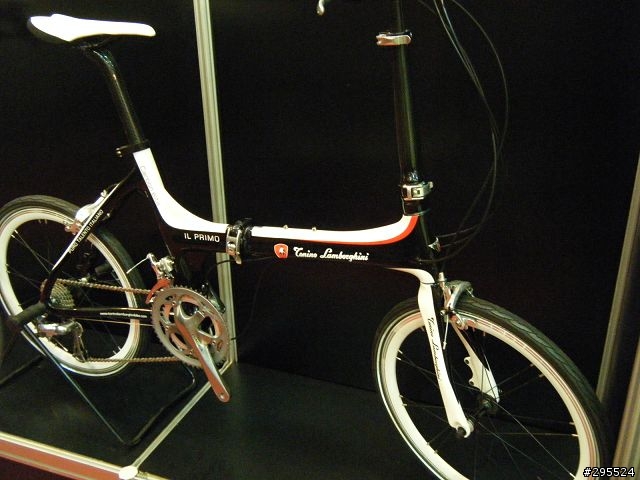 [情報] 很遲來的2011車展小輪車專門
