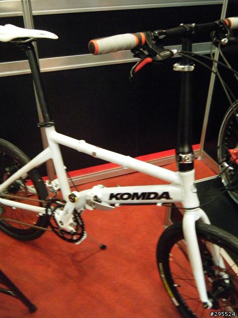 [情報] 很遲來的2011車展小輪車專門