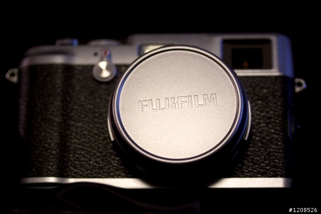 Fuji FinePix X100入手啦！！！！！！！