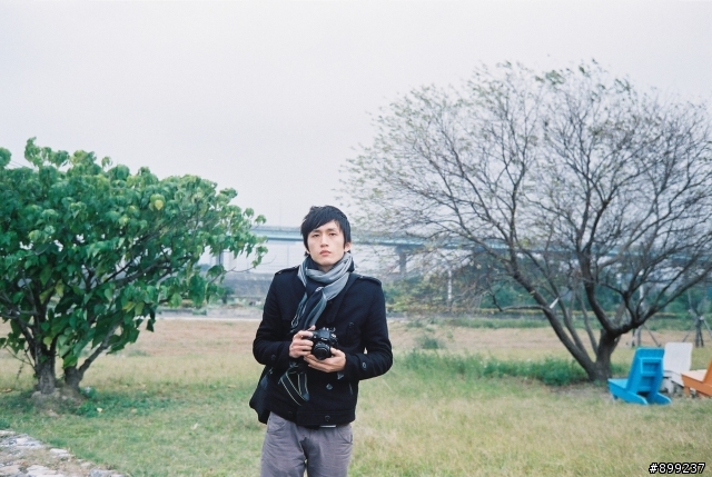 我的第一台"萊卡"canonet QL17  生於1965年 同場現映 canon flash unit J-2 古董閃燈 新增照片canonet QL17  第一捲