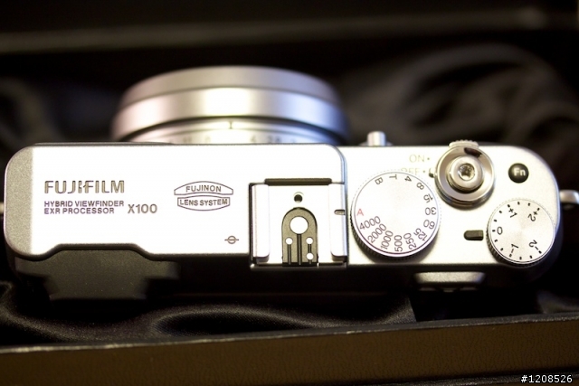 Fuji FinePix X100入手啦！！！！！！！