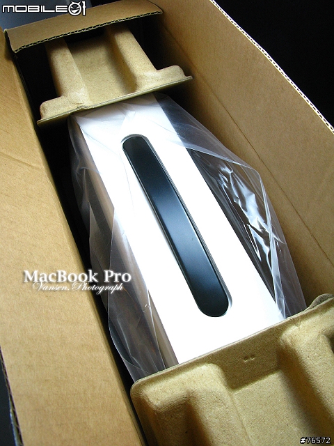 2011. MacBook Pro 13" 極速光速團入手＋高畫質開箱＋簡易心得