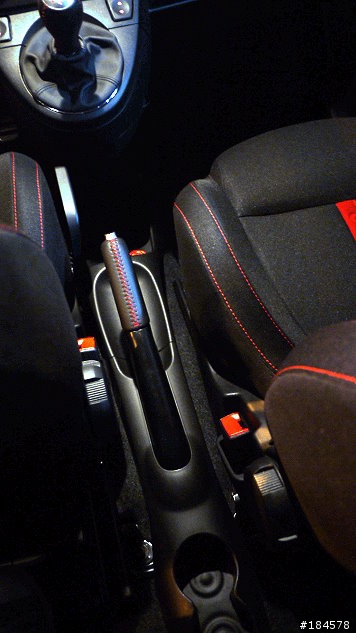 [開箱][圖超多]全台第一開箱,Fiat 500 Abarth 性能毒蠍!