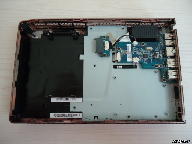 [新手的不專業開箱] Shuttle XS35 LCD背掛 迷你電腦 入門文書機