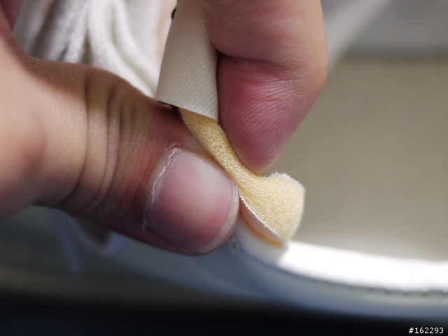 女友在Y拍購買的NIKE好像是仿的，麻煩各位大大幫忙看一下!