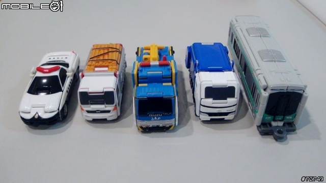 [開箱] 一台汽車 兩倍樂趣- VOOV極速變身車 (04.10新車介紹連結）