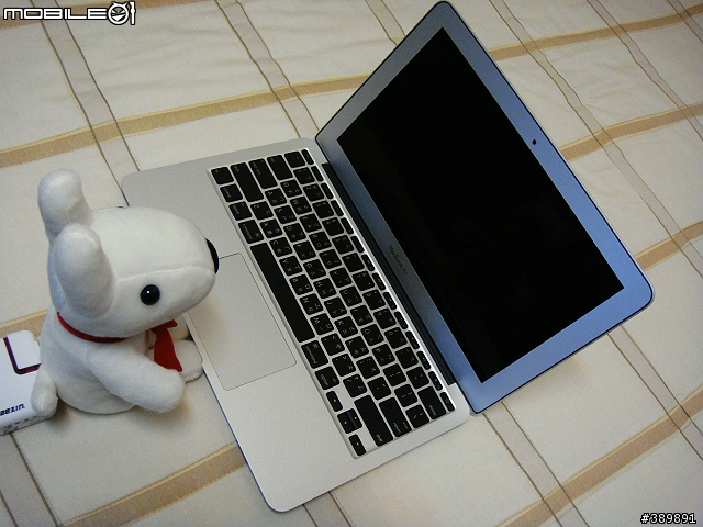 [開箱文]一直持續在開箱的new macbook air 11.6吋分享