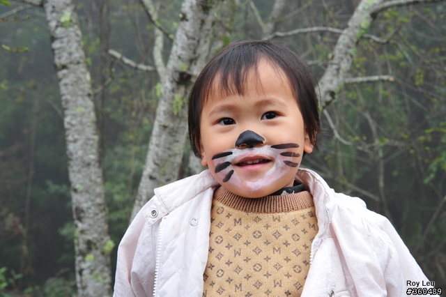 3/13上午天元宮那位帥哥畫家；3/12梅峰的小朋友