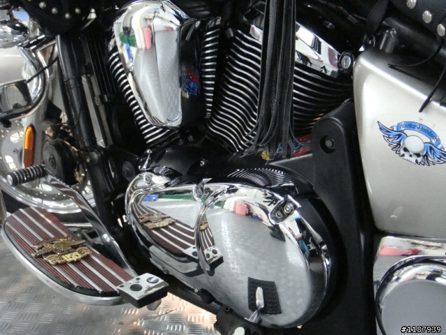 重機分享~本田豪華旗鑑GoldWing GL1800寶藍加映VN900美式作風改裝