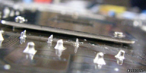 華碩天才工程師P7P55D-E LX之強化背板鎖錯面