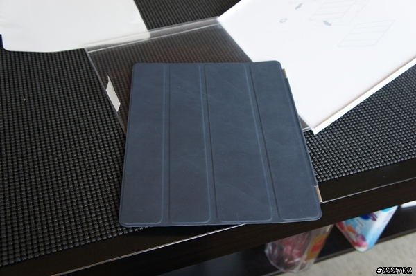 我的收納方式~ iPad2+Smart Cover+電影環保保護套, 外加我的3GS+行動AP~