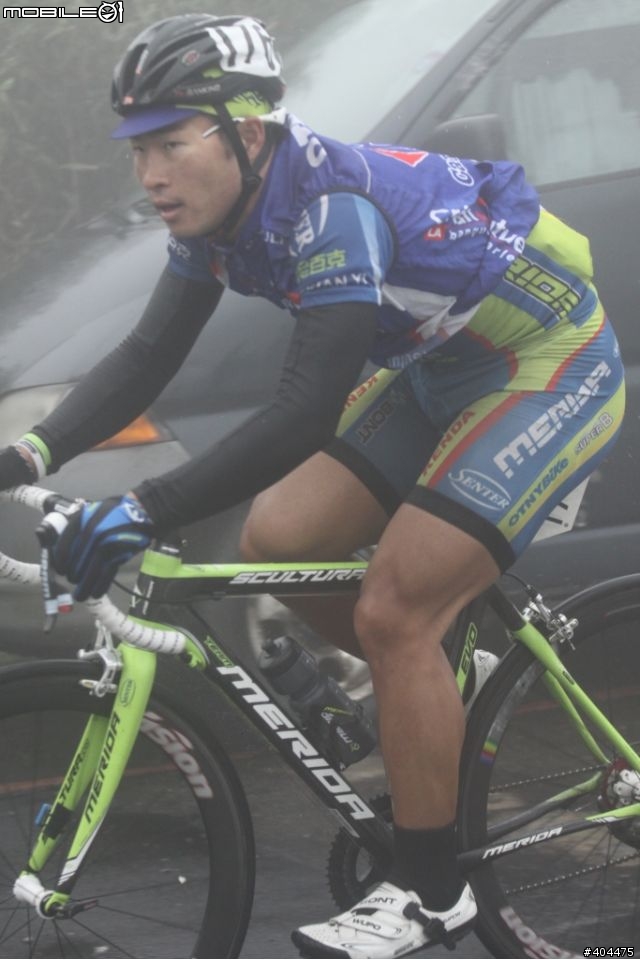 2011 環台賽 最終站...  霧茫茫 小油坑 400M 前 終點前!  台灣選手 加油