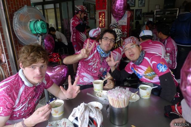 [分享]吃喝玩樂拜客到底●2011大甲媽祖萬人崇BIKE~讚啦!