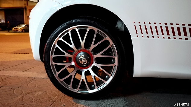 [開箱][圖超多]全台第一開箱,Fiat 500 Abarth 性能毒蠍!