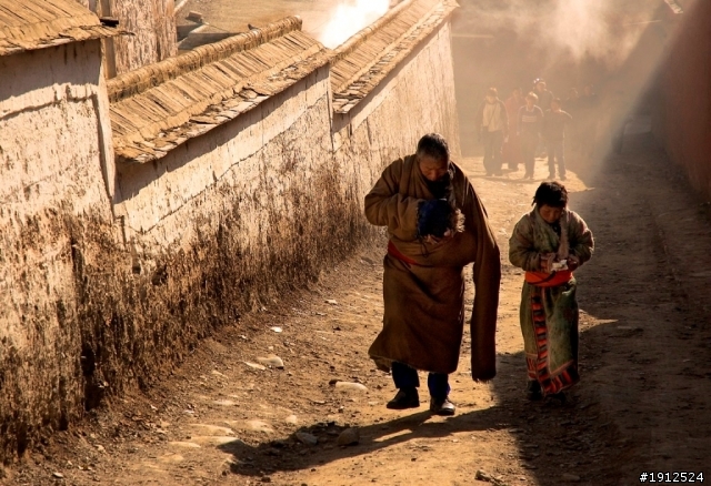 【轉貼】周李隆德老師 西藏行 攝影創作 ::::轉貼自大地旅遊網:::