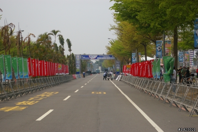 2011環台賽高雄情人碼頭衝刺點+世運終點站照片(補上影片)