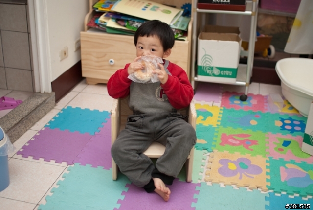 [DIY]日式瘋小孩書桌椅●新增幾張照片 :)