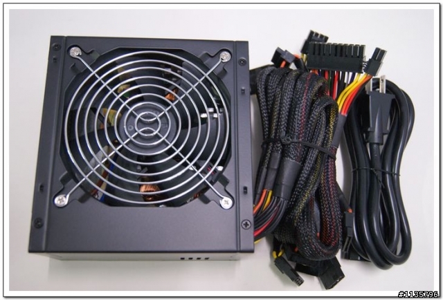 技嘉 雷瓦帝500W(純拍照)