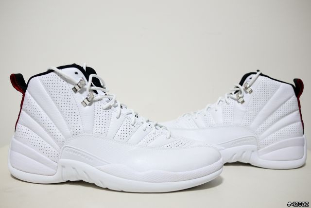 [遲到兩年的開箱] Air Jordan XII Retro