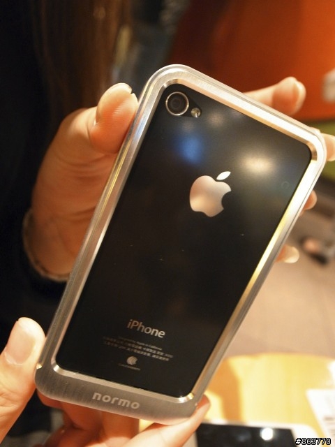 [分享] Normo Frame Case for iPhone4 最經典的鋁製鎧甲