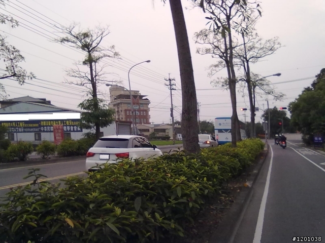 終於看到A1實車在路上跑!!