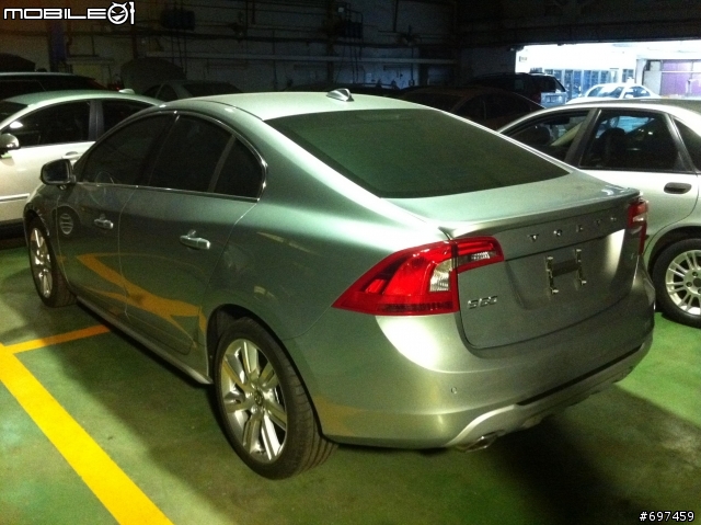 S60 T4 477閃電銀(尾翼安裝後)