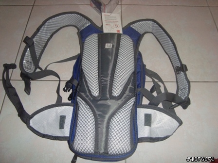 2011年Costco (好市多)不知名廠牌2L單車水袋背包9元