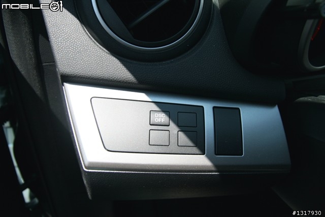 2011 Mazda3 2.5 - 美規槍藍色 - 過了四個月才開箱