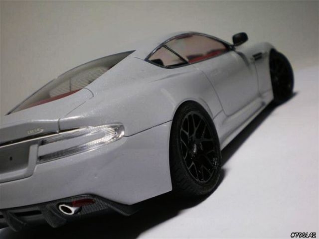 我夢裡的那台車 Aston Martin DBS