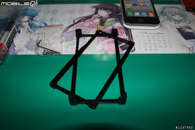 EVA保護貼+crimson iphone 4鋁殼(新手拍照傷眼慎入)