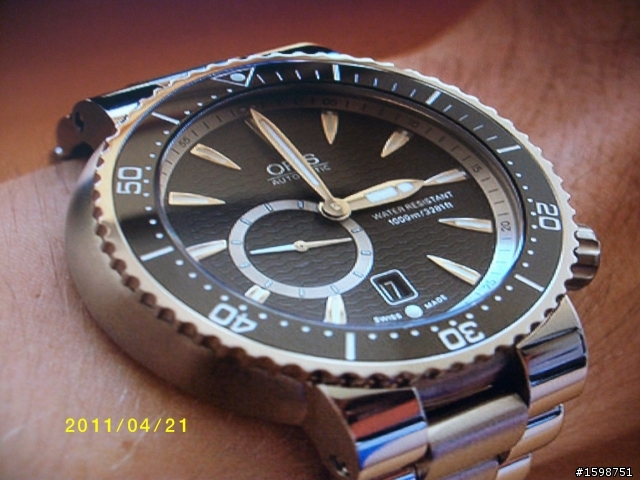 請問我這支ORIS Divers 小秒針 是真假?