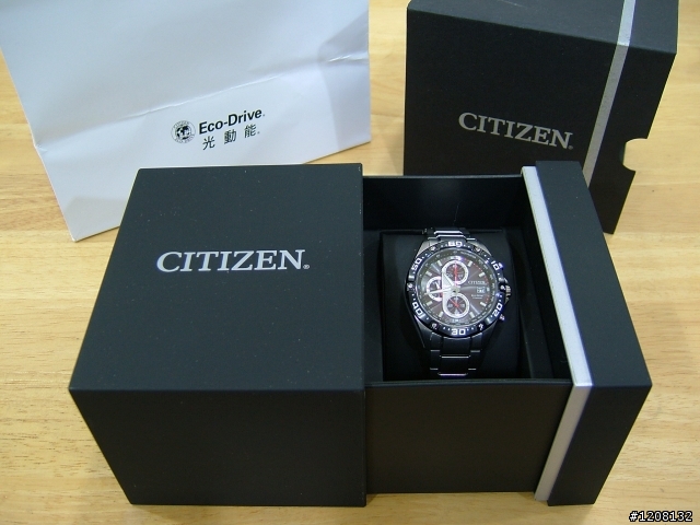 [開箱] CITIZEN 超級鈦 光動能三眼運動錶