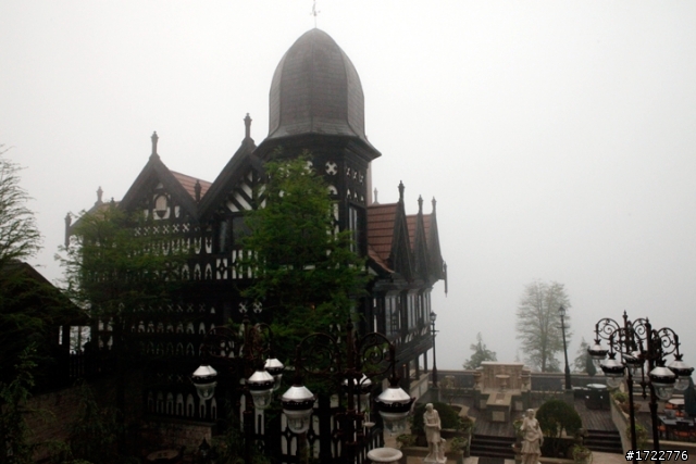 履行。旅行-New Mazda2橫跨中橫公路